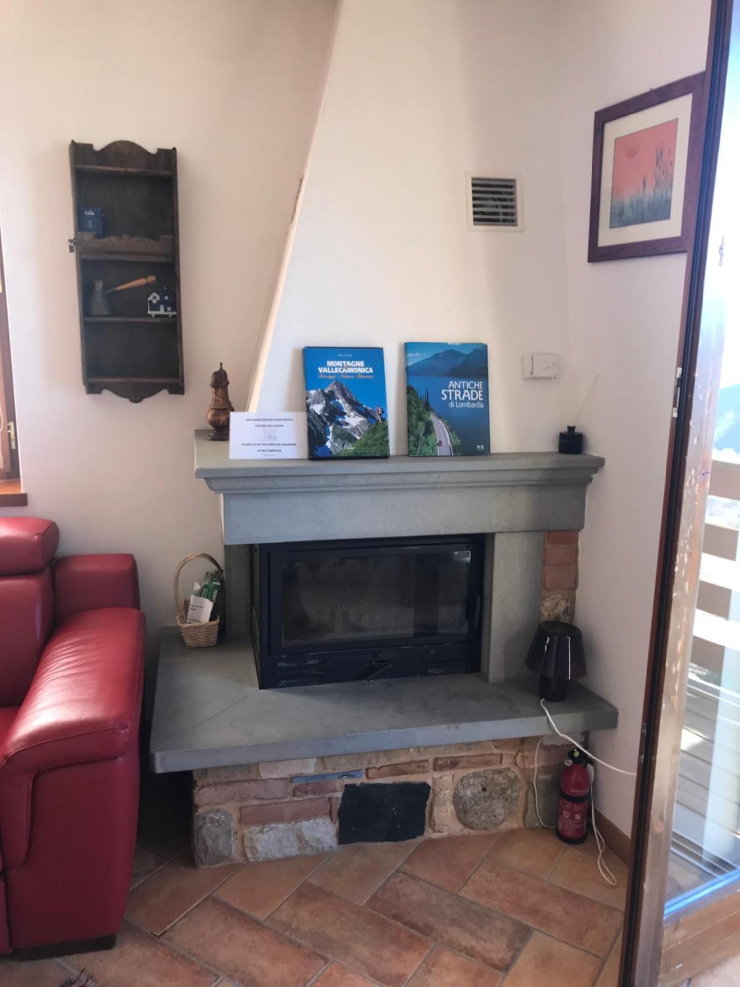 Ferienwohnung Mangia, Leggi, Dormi Costa di Serina Exterior foto